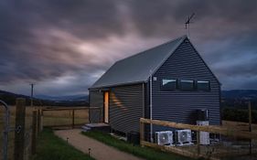 New Luxury Cabin With Scenic Views & Farm Charm